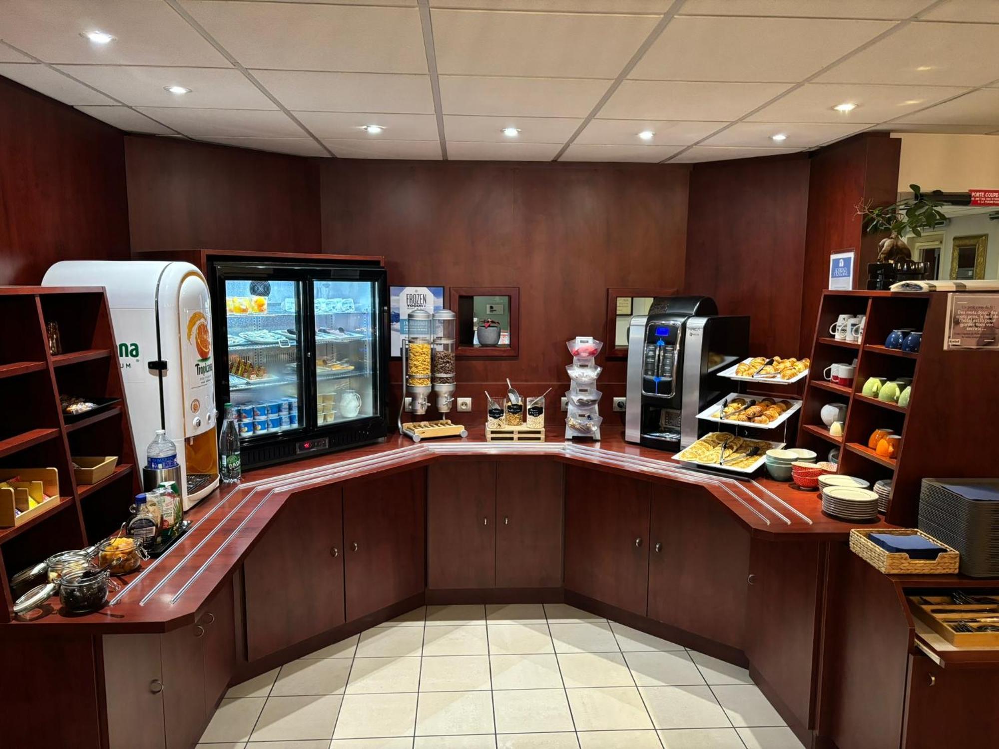 Kyriad Bordeaux 3*