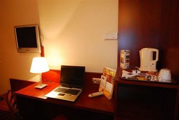 Kyriad Bordeaux 3*