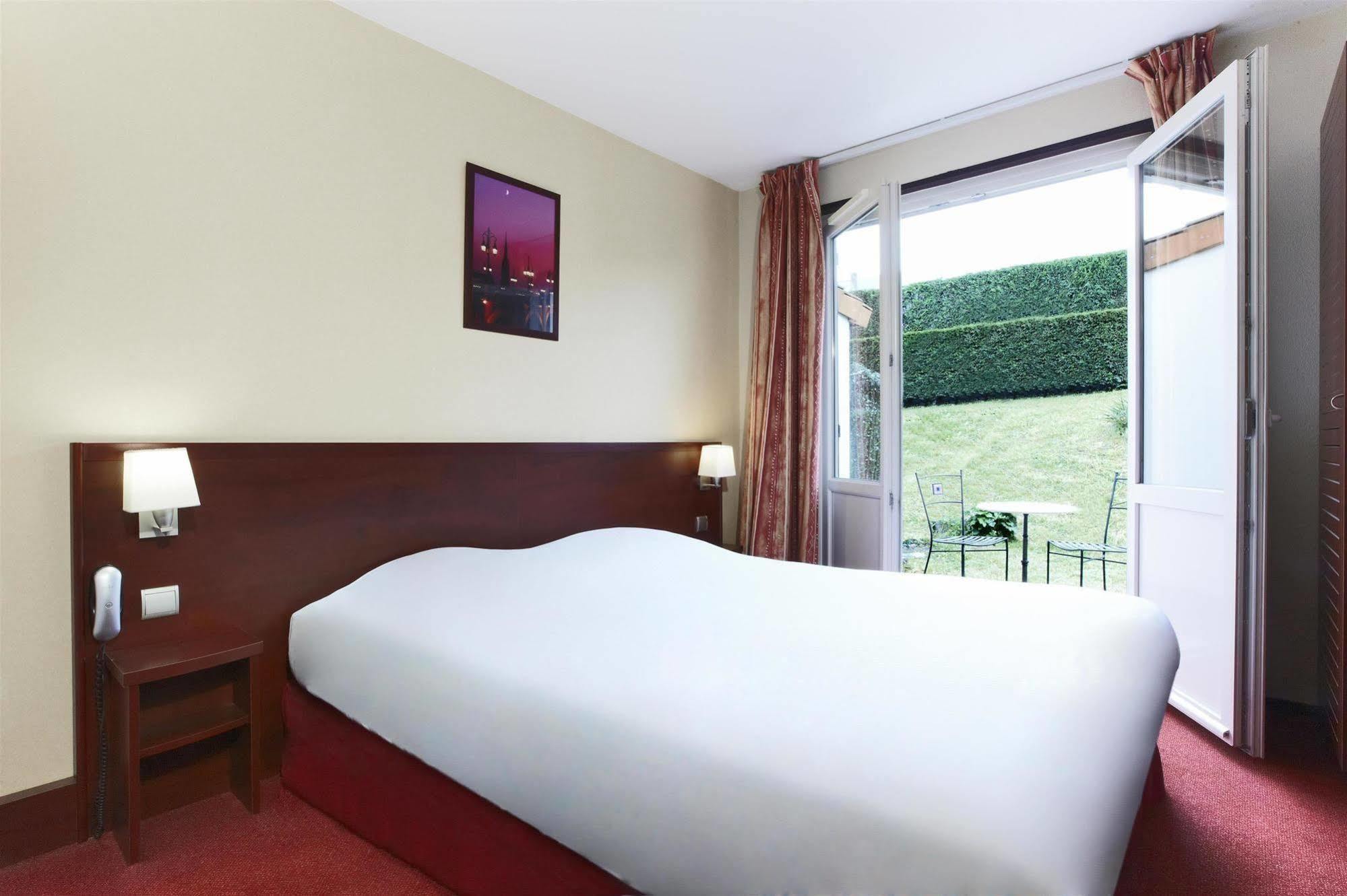 Kyriad Bordeaux 3* Lormont